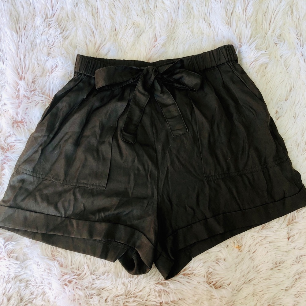 🚨FLASH SALE🚨Olive Green Shorts